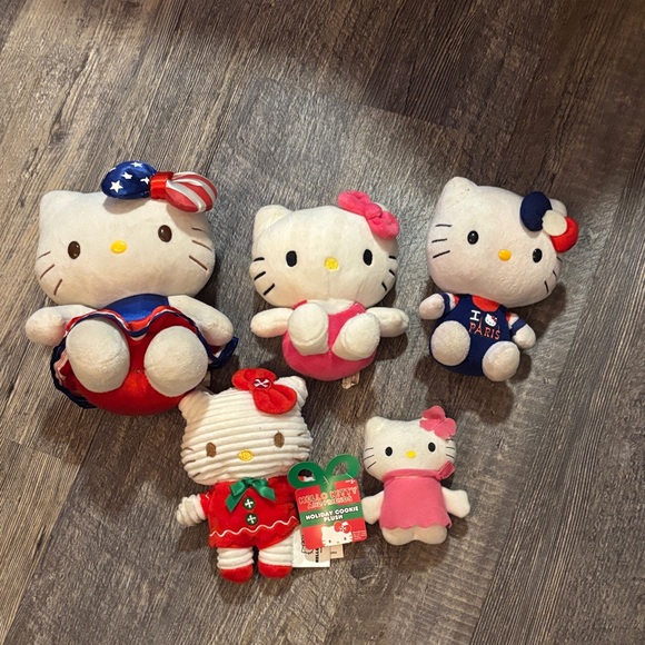 Hello Kitty Other - Hello Kitty Plush Bundle 5 pieces